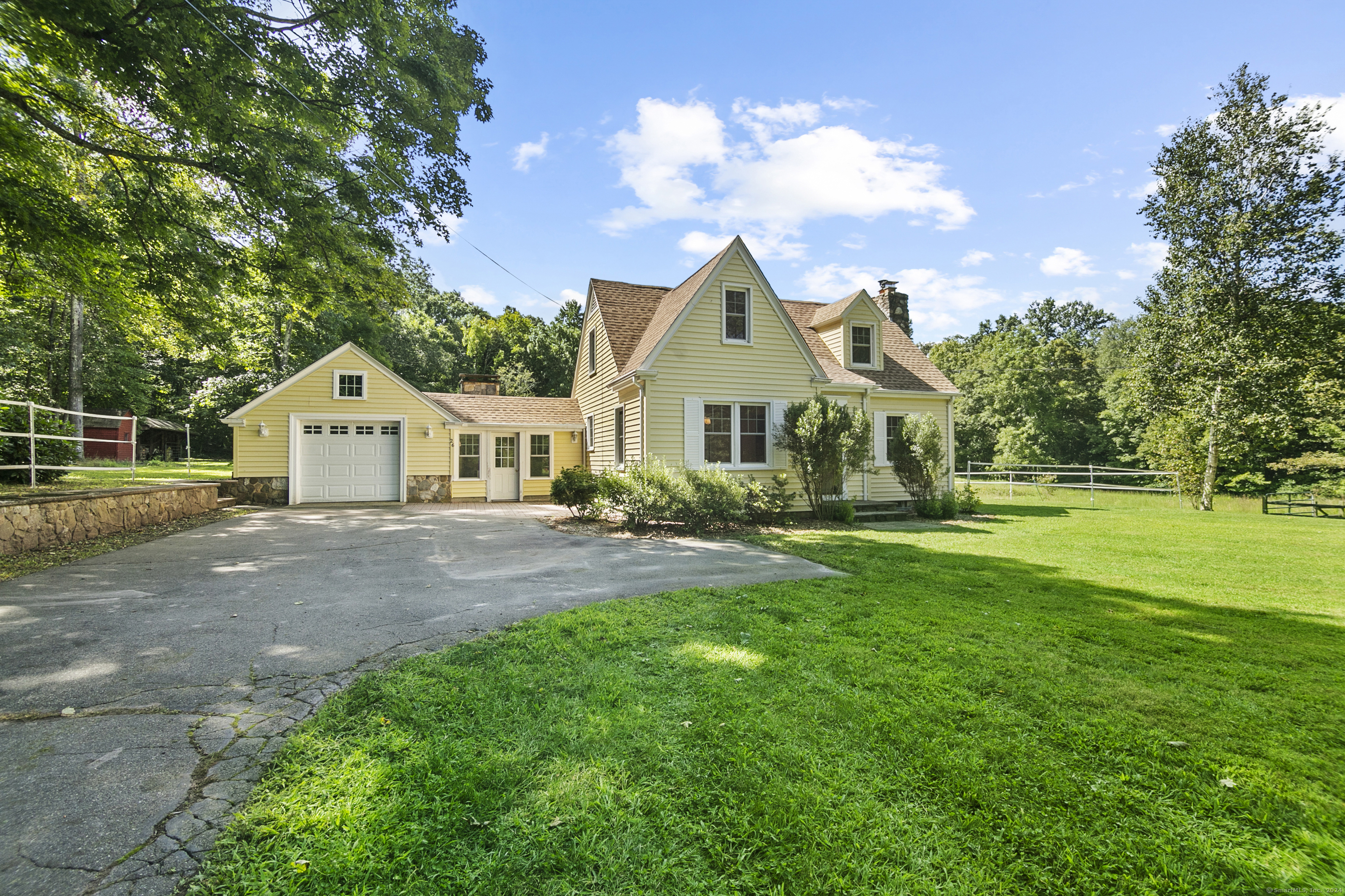 26 Great Hillwood Road