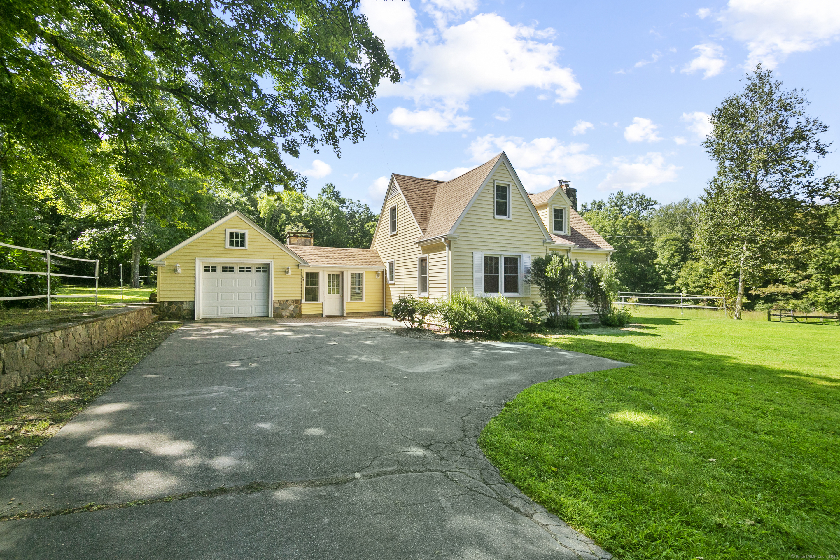 26 Great Hillwood Road