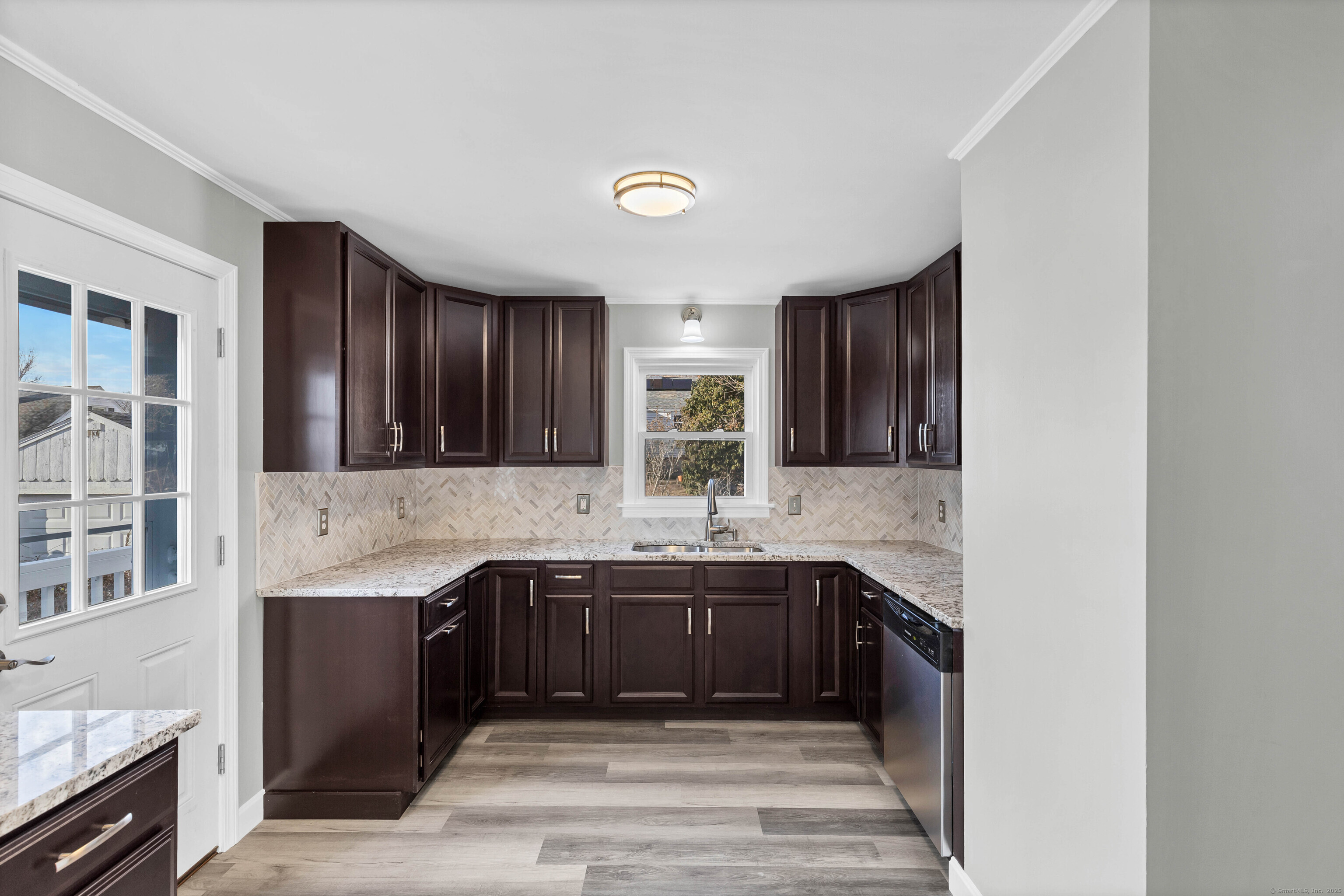 37 Sunset Street, New London, Connecticut image 12