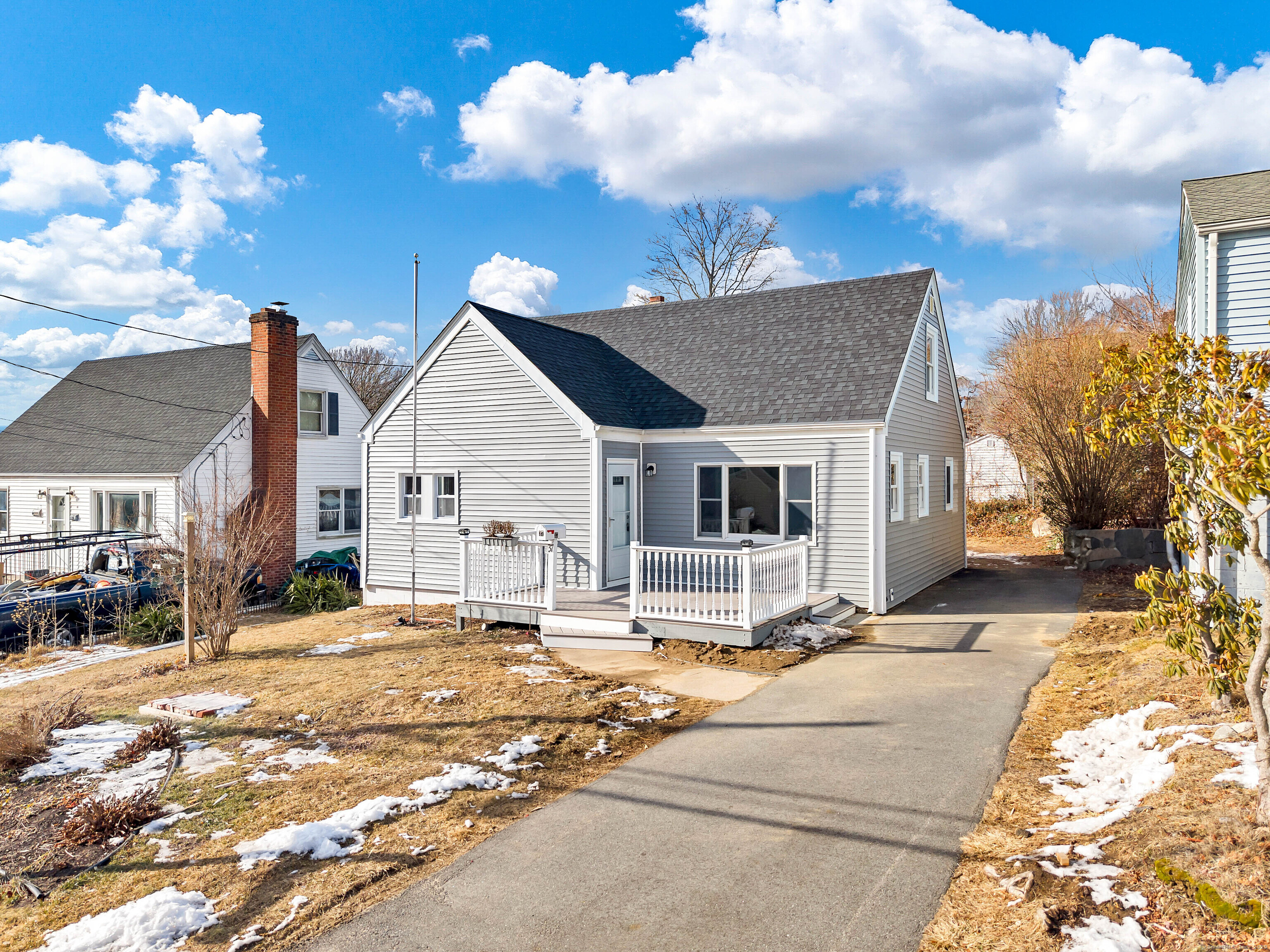 37 Sunset Street, New London, Connecticut image 2