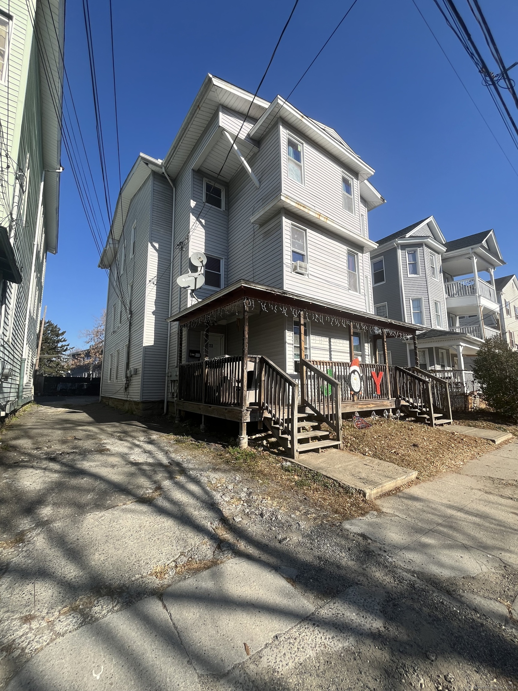 Property for Sale at 23 Irion Street, Waterbury, Connecticut - Bedrooms: 9 
Bathrooms: 3 
Rooms: 15  - $374,999