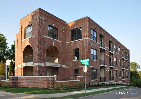 Multifamily For Rent - 24 N Main Street #2F<br/> West Hartford, CT 06107