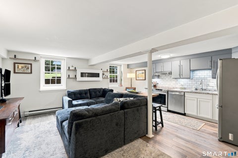 Condo For Sale - 22 Main St Extension #A5<br/> Hartford County, Simsbury, CT 06081