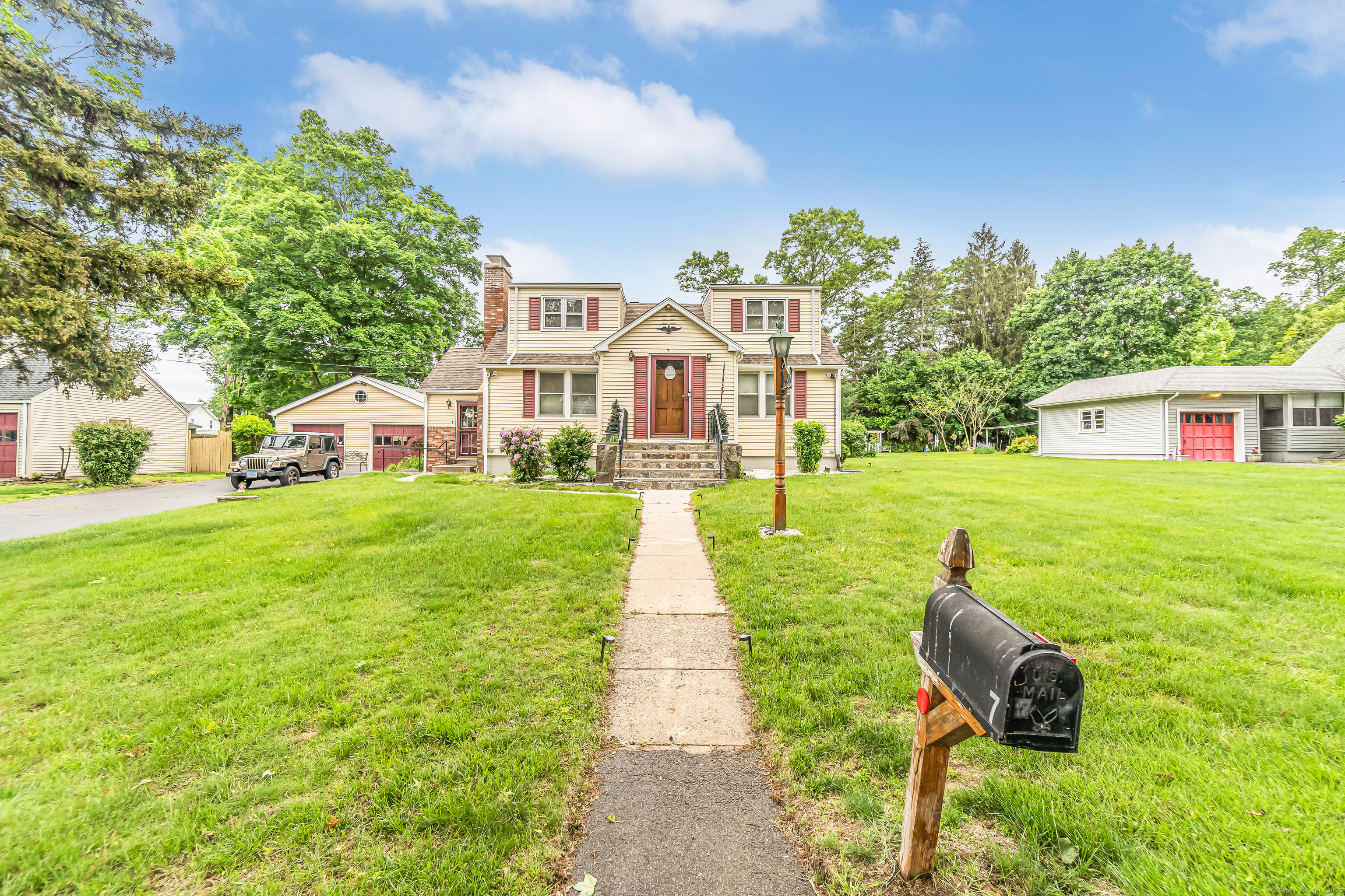 Rental Property at Swan Avenue, Wallingford, Connecticut - Bedrooms: 2 
Bathrooms: 1 
Rooms: 4  - $1,900 MO.