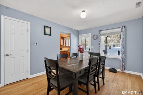 Tiny photo for 140 Barn Finch Circle #140, Naugatuck, CT 06770 (MLS # 24151733)