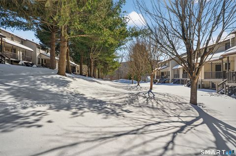 Tiny photo for 140 Barn Finch Circle #140, Naugatuck, CT 06770 (MLS # 24151733)