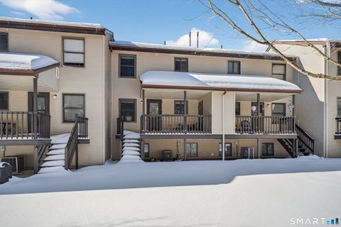 Tiny photo for 140 Barn Finch Circle #140, Naugatuck, CT 06770 (MLS # 24151733)