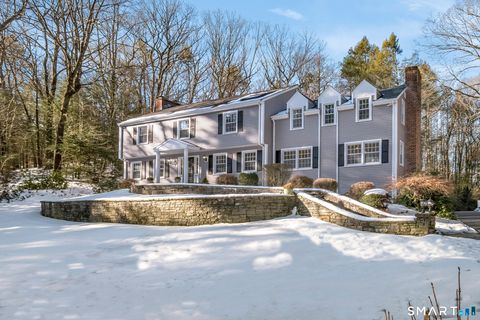Photo of 25 Lord Davis Lane, Avon, CT 06001 (MLS # 24147673)