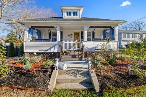 Photo of 552 Laurel Hill Road, Norwich, CT 06360 (MLS # 24143396)