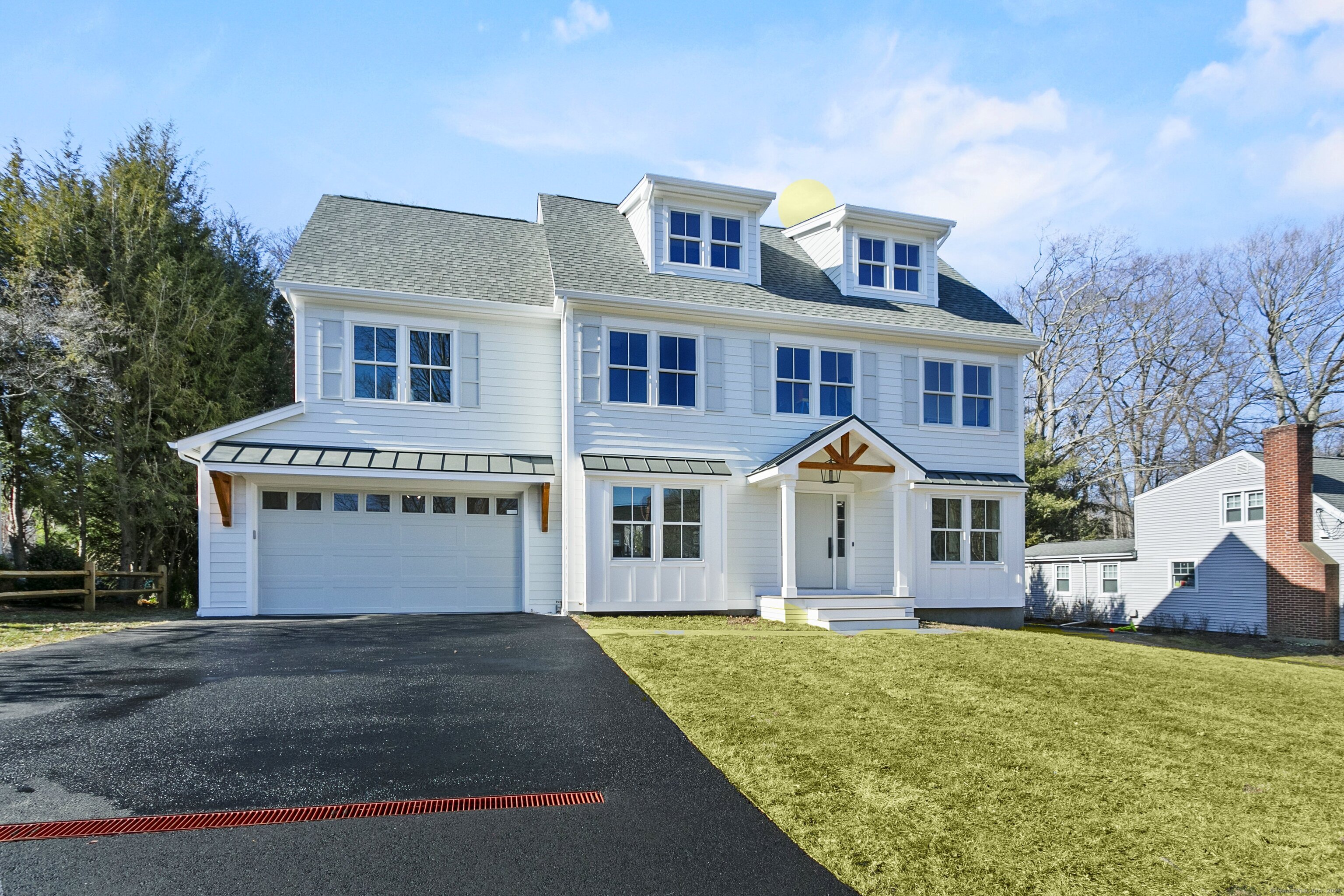 Riverview Circle, Fairfield, Connecticut - 5 Bedrooms  
5 Bathrooms  
10 Rooms - 