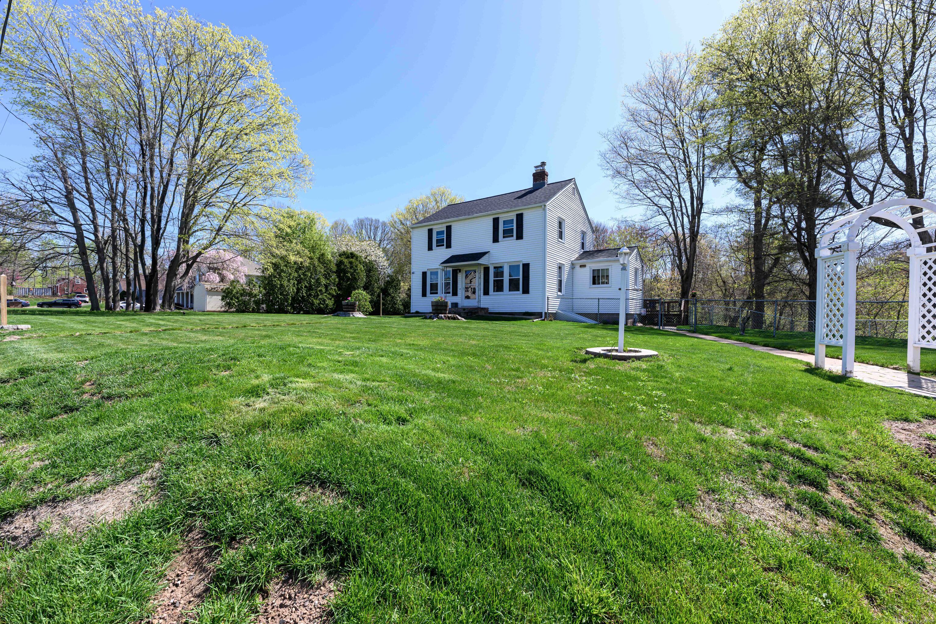 929 Totoket Road, North Branford, Connecticut image 3