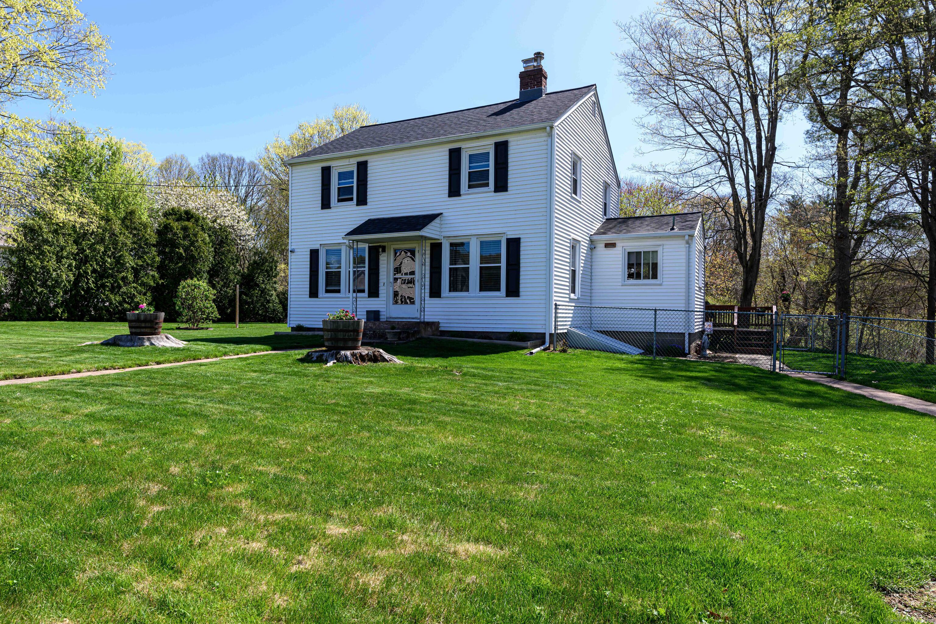 929 Totoket Road, North Branford, Connecticut image 2