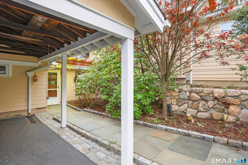 Photo of 15 Summit Place #1, Stamford, CT 06906 (MLS # 24205176)