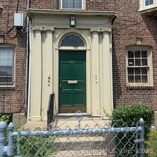 Property for Sale at Connecticut Avenue 6, Bridgeport, Connecticut - Bedrooms: 2 
Bathrooms: 1 
Rooms: 5  - $115,000