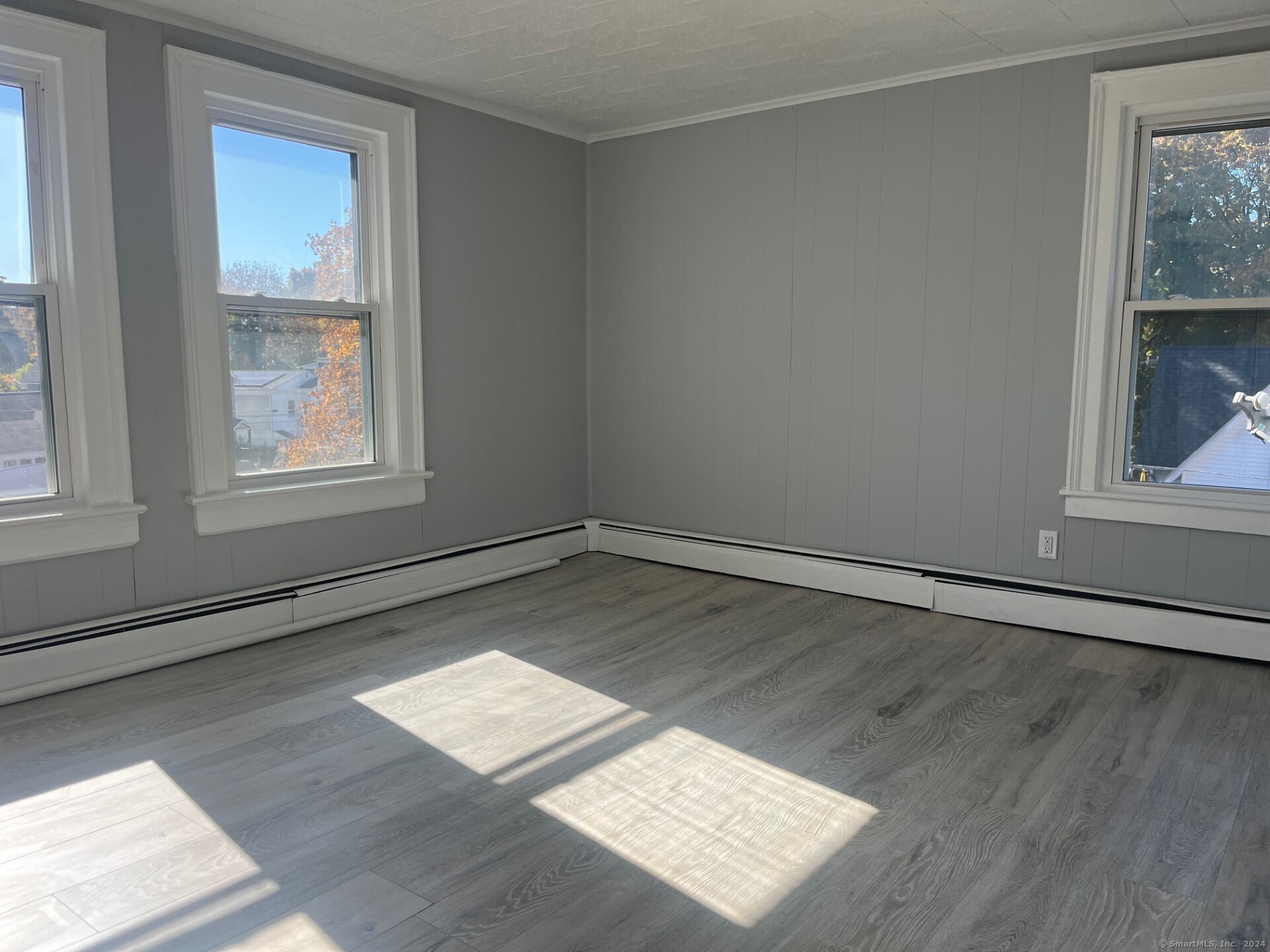 11 Putnam Street 3rd Floor, Meriden, Connecticut - 2 Bedrooms  
1 Bathrooms  
4 Rooms - 