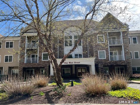 Photo of 1 West Street #223, Simsbury, CT 06070 (MLS # 24169118)