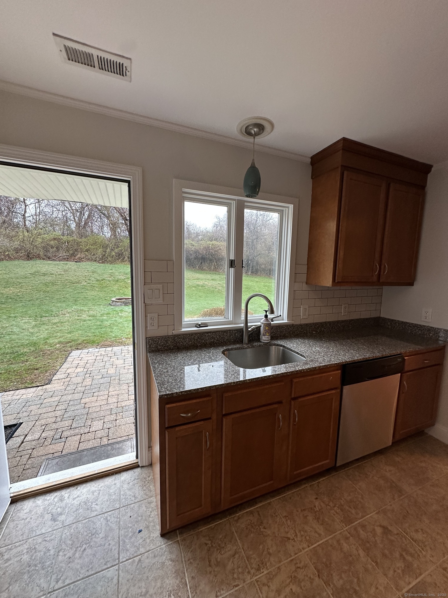 13 Alpha Street, Milford, Connecticut image 3