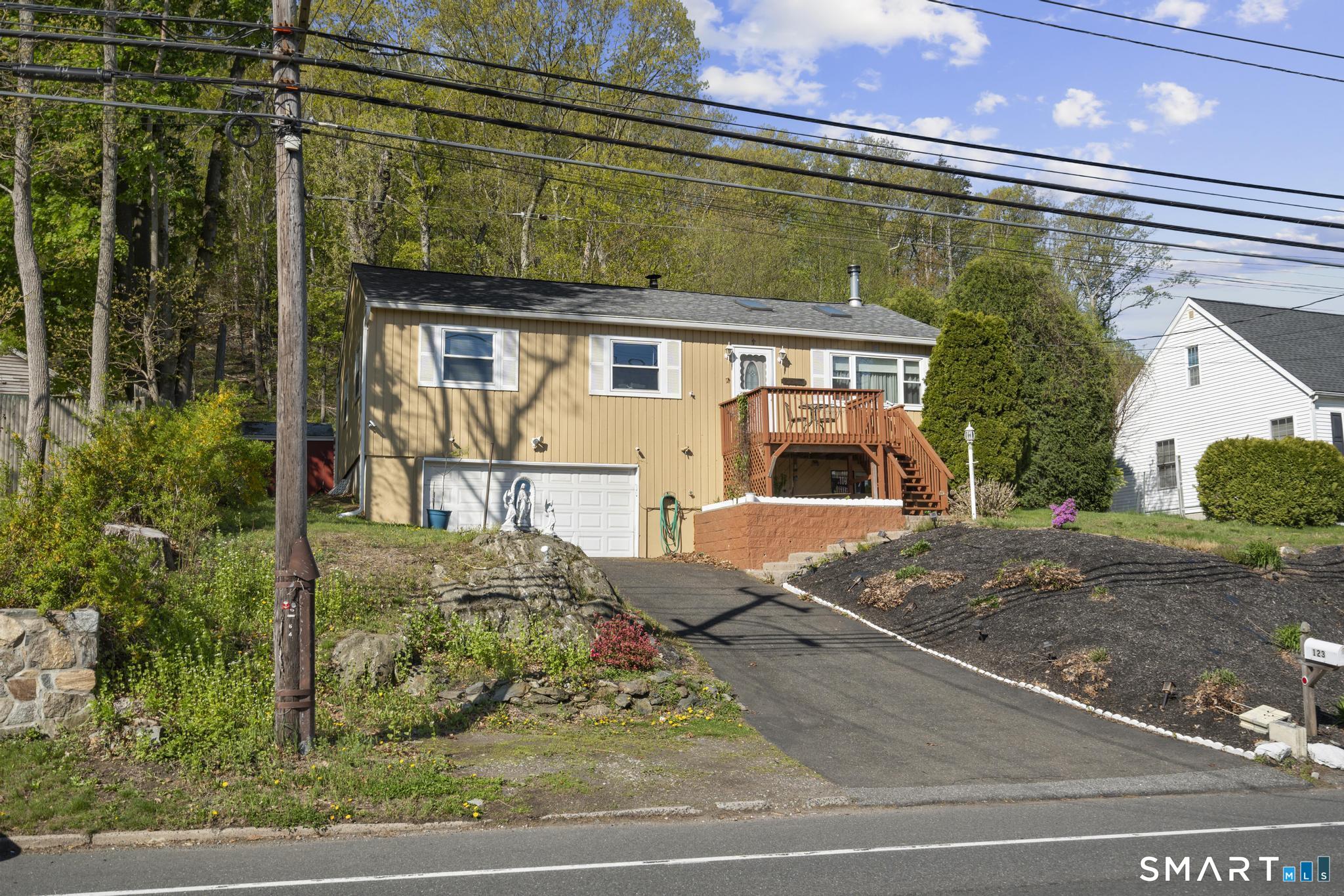 123 River Road