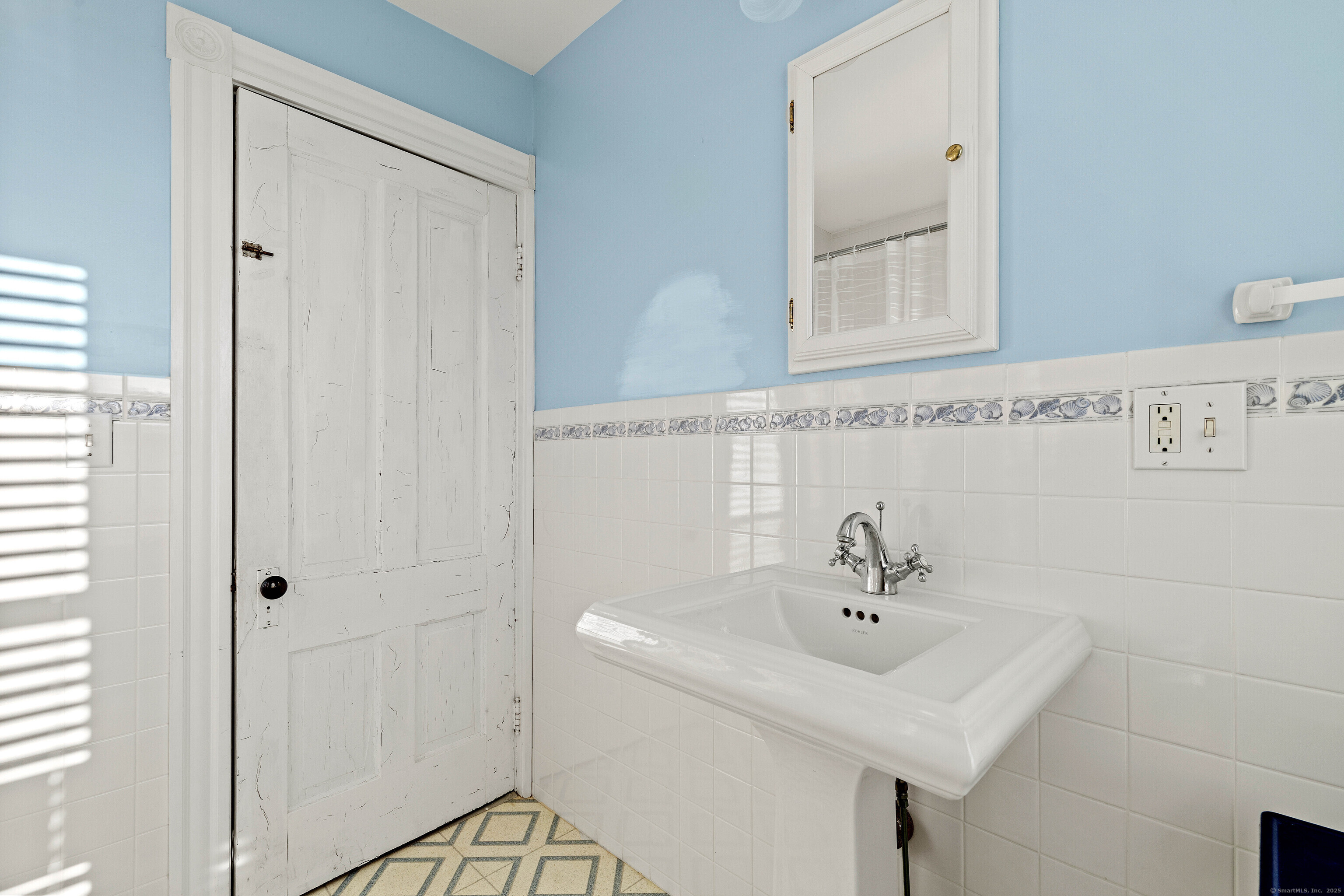 218 N Water Street, Stonington, Connecticut image 26
