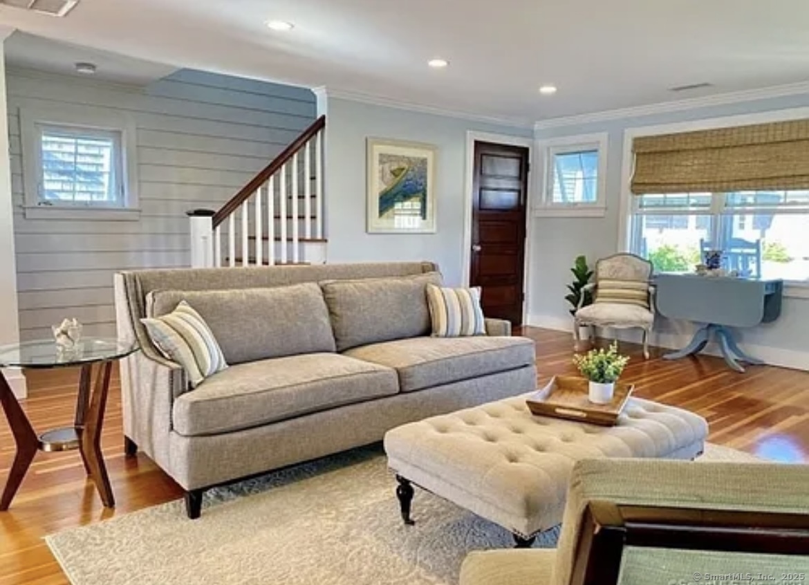 5 Knollwood Drive