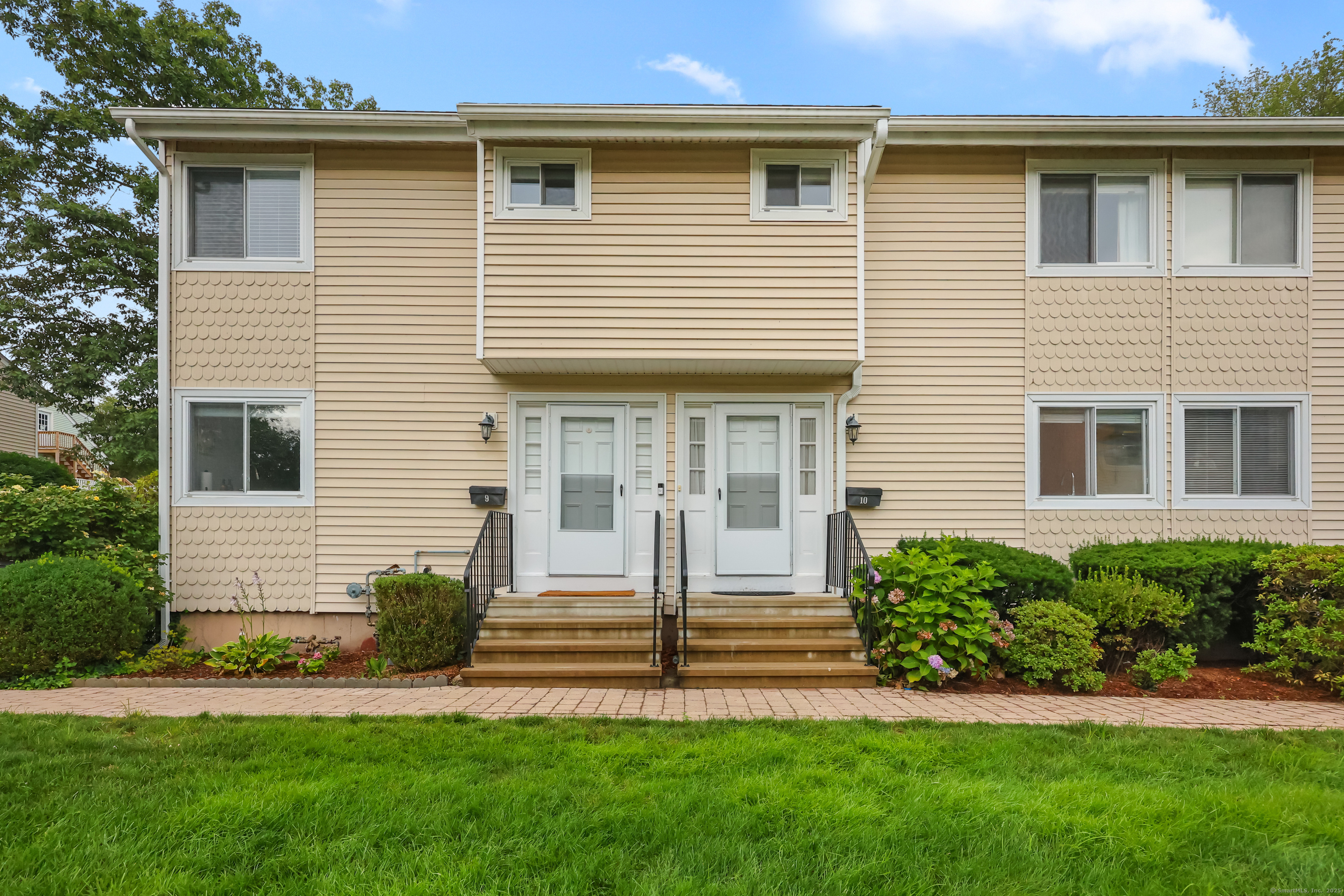 75 Cos Cob Avenue APT 10