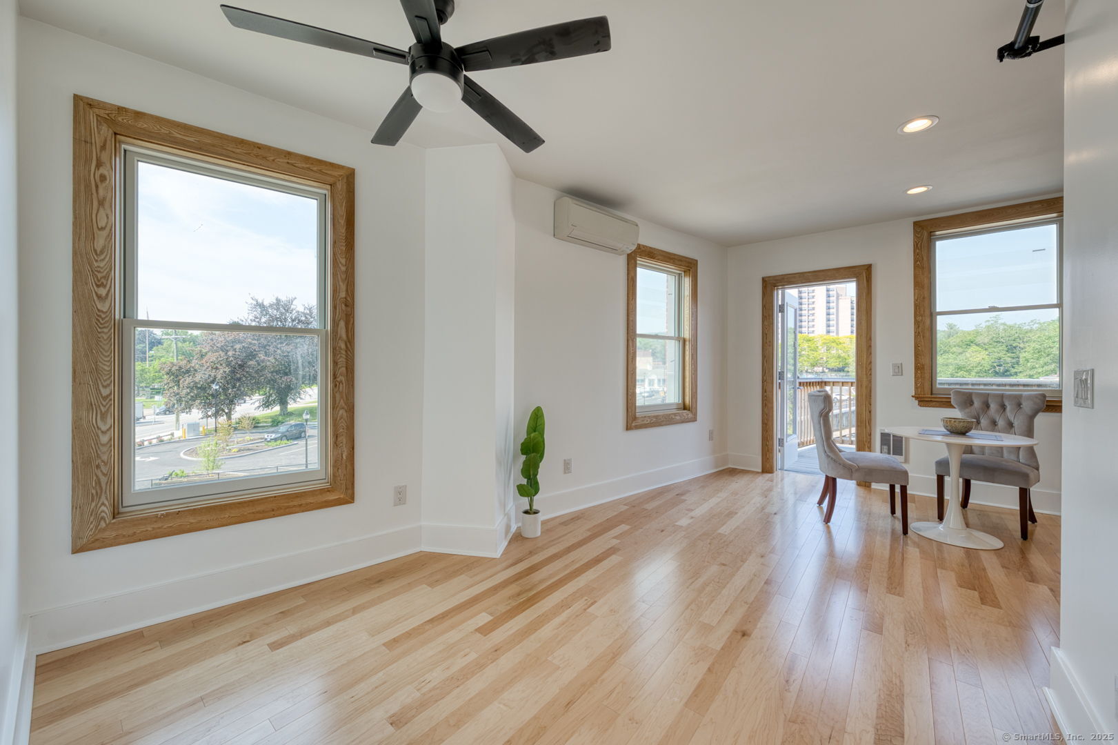 Main Street 302, Torrington, Connecticut - 1 Bedrooms  
1 Bathrooms  
2 Rooms - 