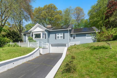 564 Fairfield Woods Road, Fairfield, CT 06825 - #: 24087357