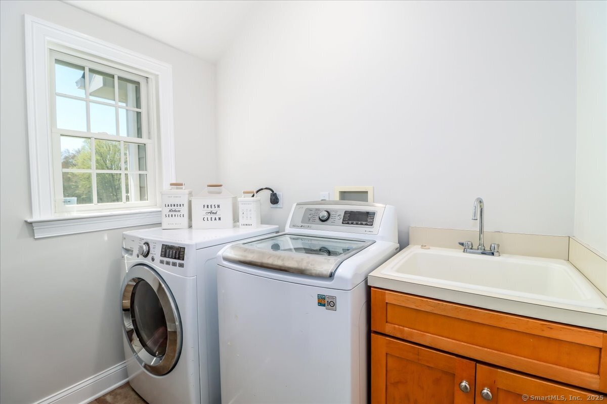 6 E Starrs Plain Road, Danbury, Connecticut image 24
