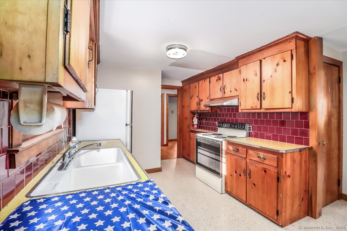 377 Kent Road, New Milford, Connecticut image 10