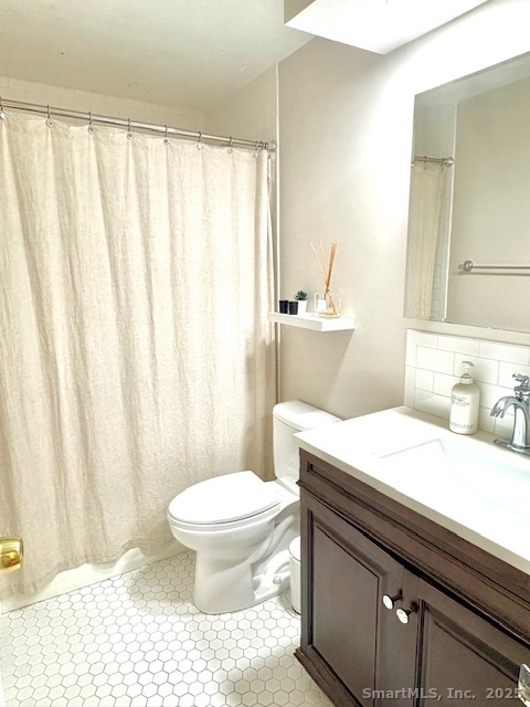 Ridgefield, Connecticut 06877, United States, 2 Bedrooms Bedrooms, ,1 BathroomBathrooms,Residential,Active,249658