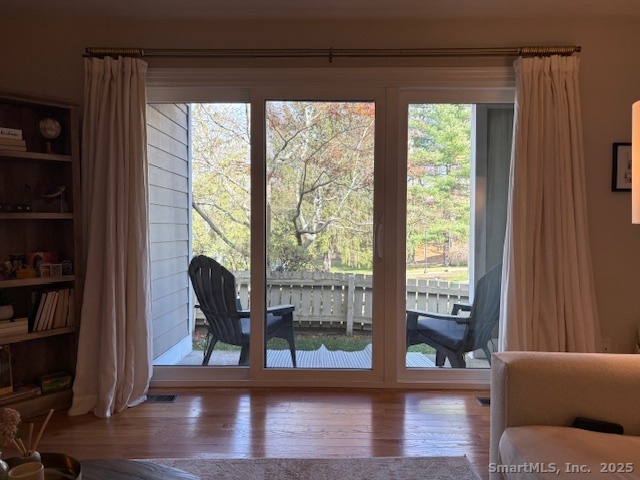 Ridgefield, Connecticut 06877, United States, 2 Bedrooms Bedrooms, ,1 BathroomBathrooms,Residential,Active,249658