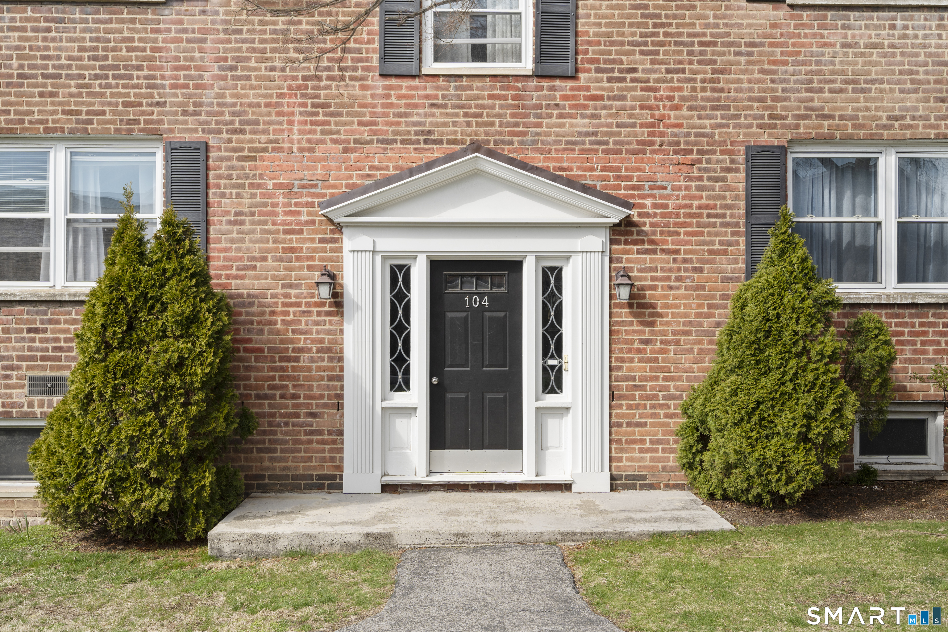 104 Strawberry Hill Avenue 1