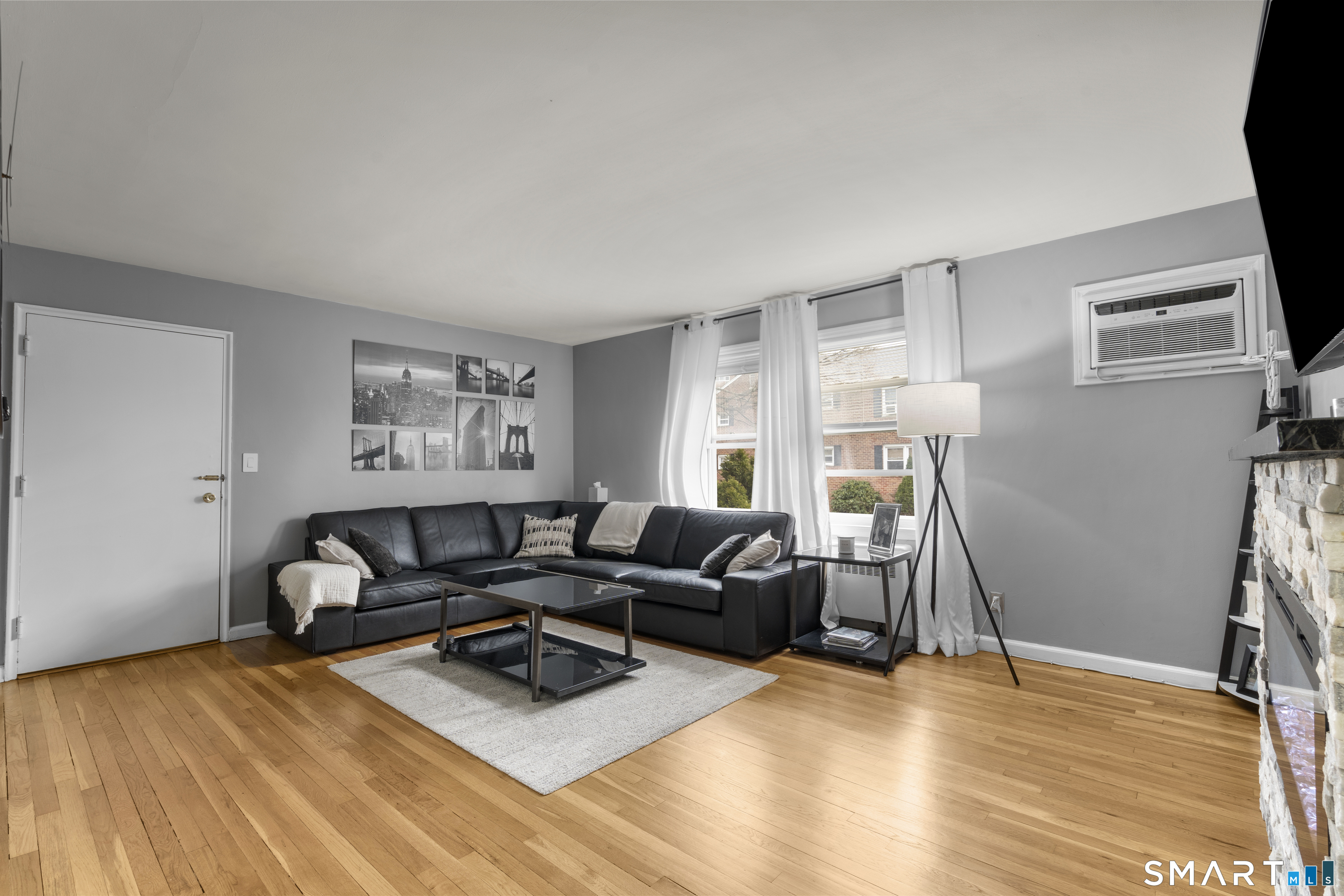 104 Strawberry Hill Avenue 1