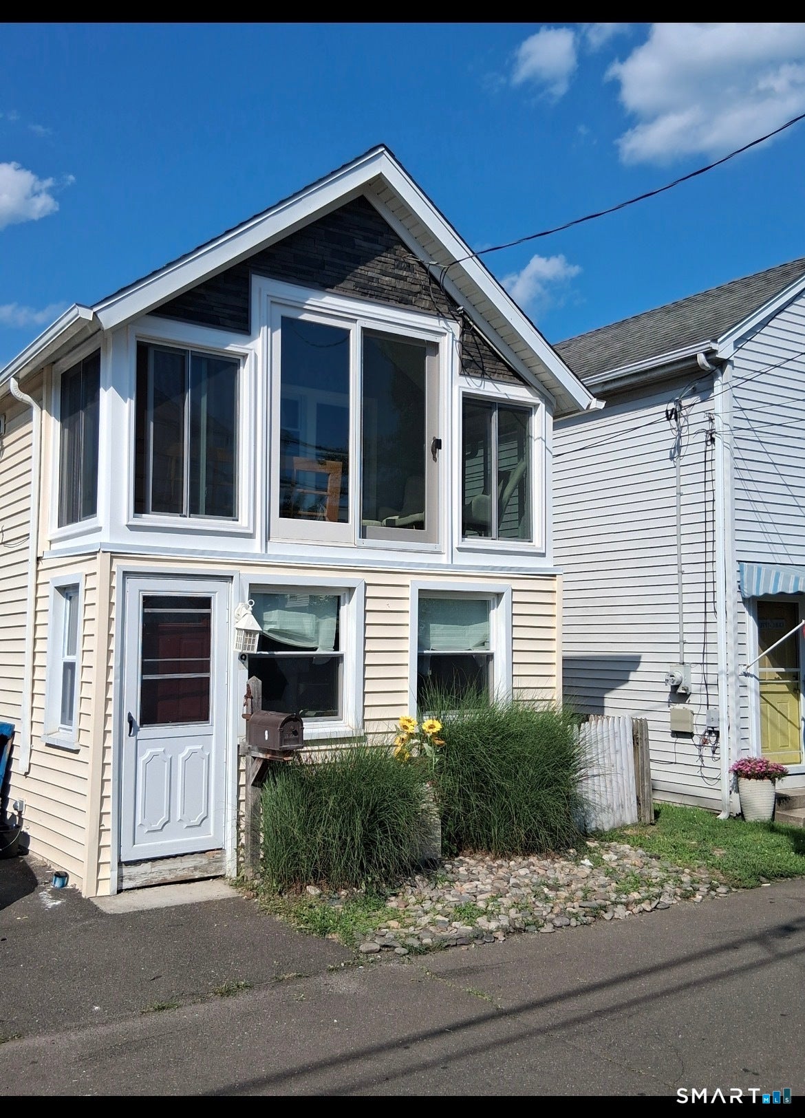 9 Wood Avenue