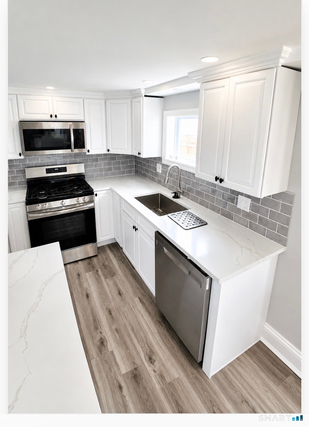 9 Wood Avenue