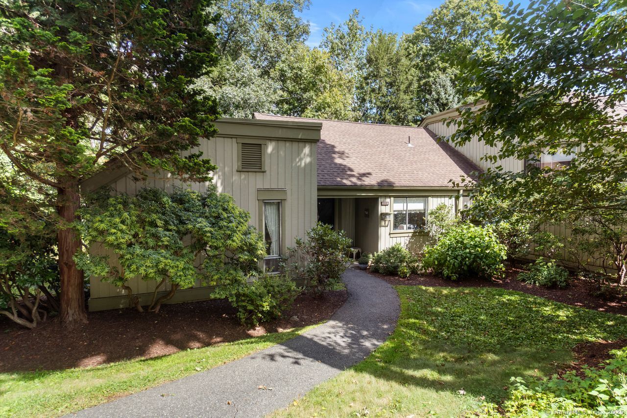 277 Heritage Village A