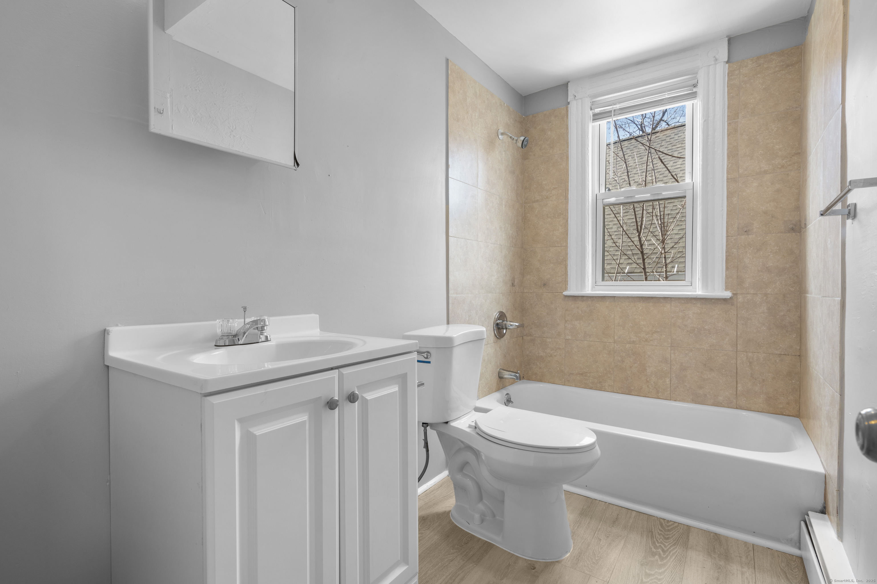 Hartford, Connecticut 06112, United States, 3 Bedrooms Bedrooms, ,2 BathroomsBathrooms,Residential,Active,110490