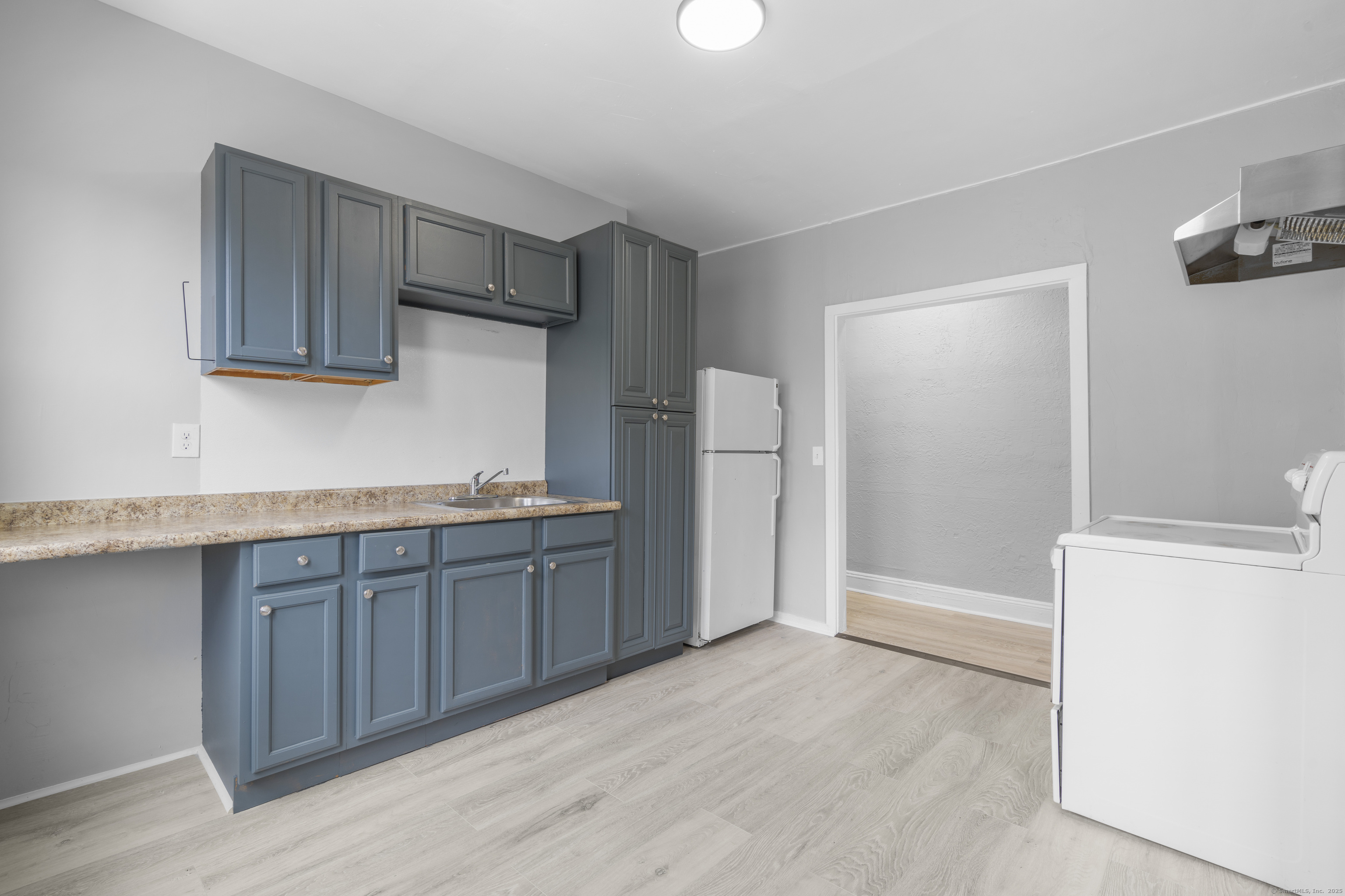 Hartford, Connecticut 06112, United States, 3 Bedrooms Bedrooms, ,2 BathroomsBathrooms,Residential,Active,110490
