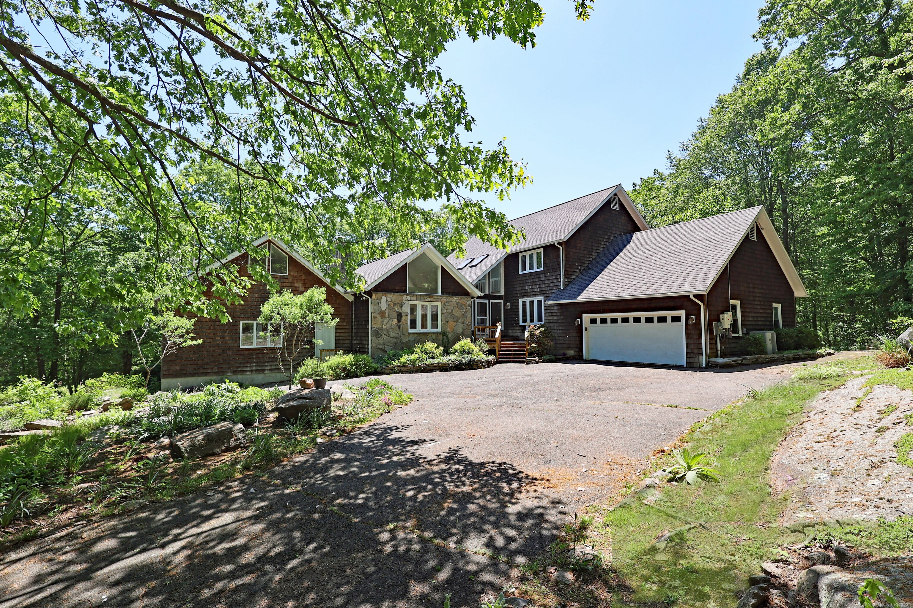Photo 1 of 8 Indian Hill Road, Redding, Connecticut, $899,000, Web #: 24020299