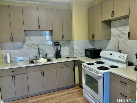 Photo of 202 Bellevue Street #A, Hartford, CT 06120 (MLS # 24191701)