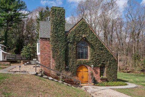 25 Old Mill Lane West Hartford CT 06107