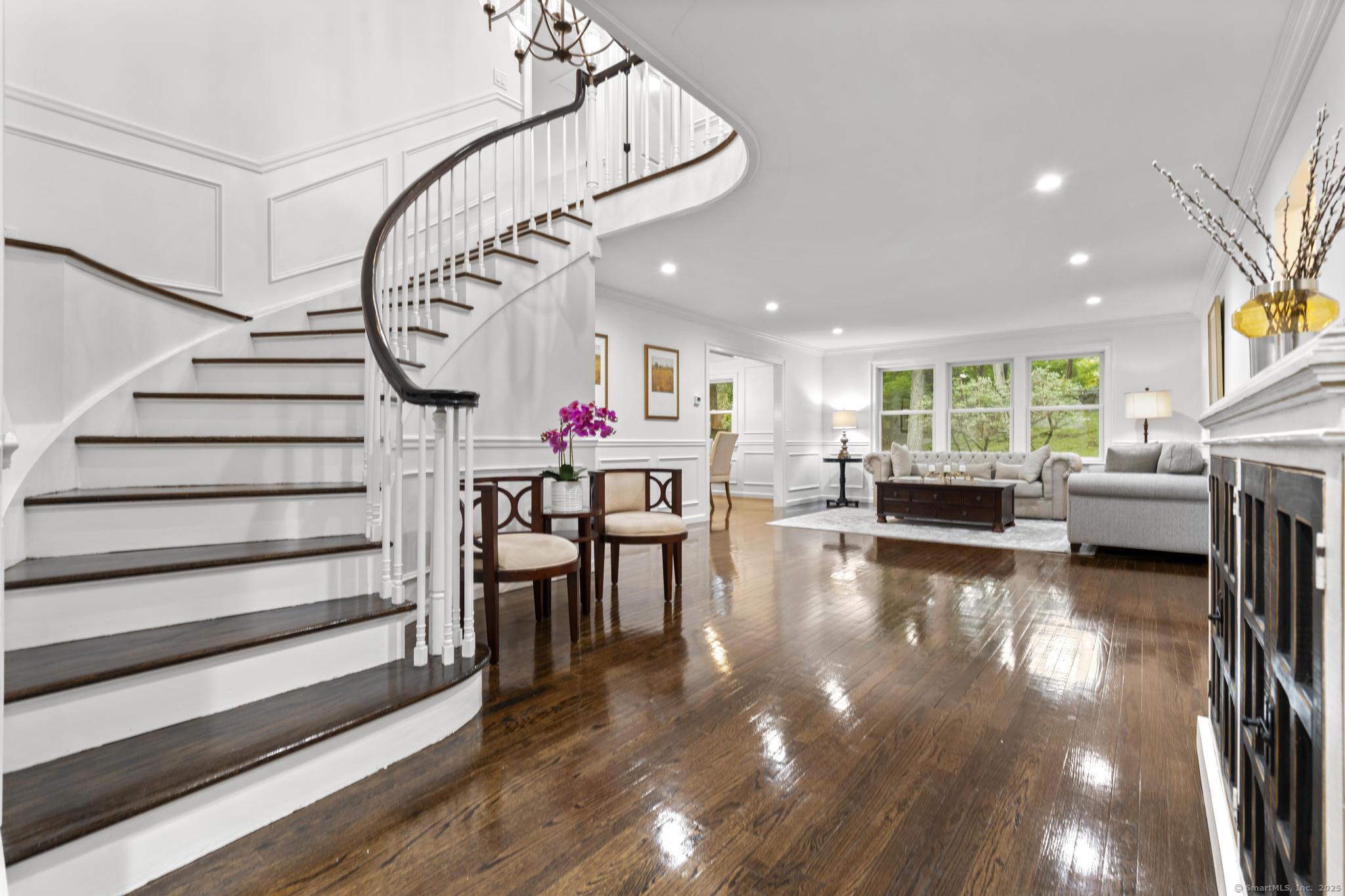 60 Greenleaf Drive