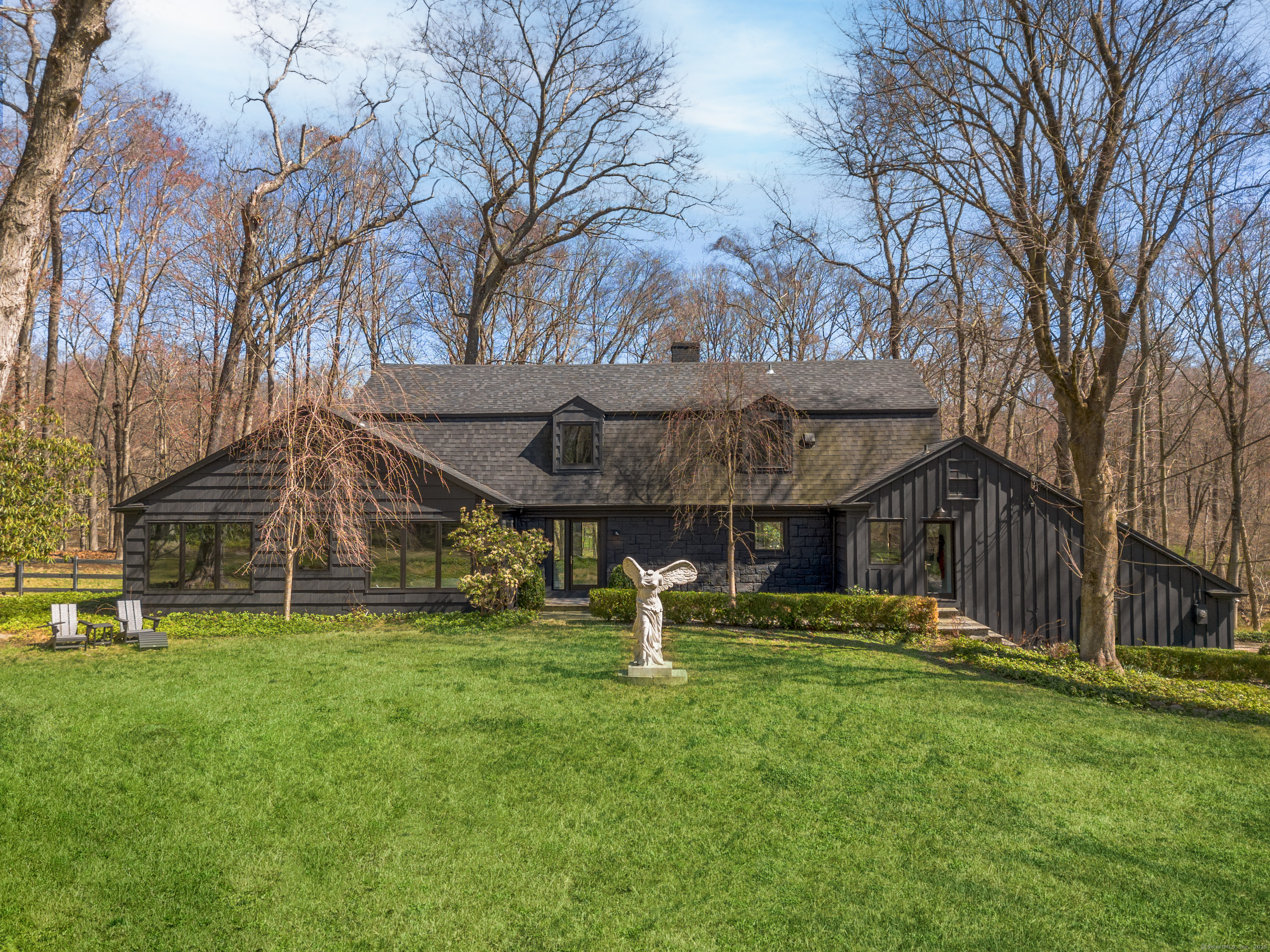 Property for Sale at Louises Lane, New Canaan, Connecticut - Bedrooms: 5 
Bathrooms: 3 
Rooms: 8  - $2,895,000