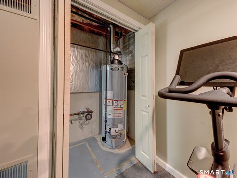 Tiny photo for 962 S Main Street #APT 17, Southington, CT 06479 (MLS # 24155942)