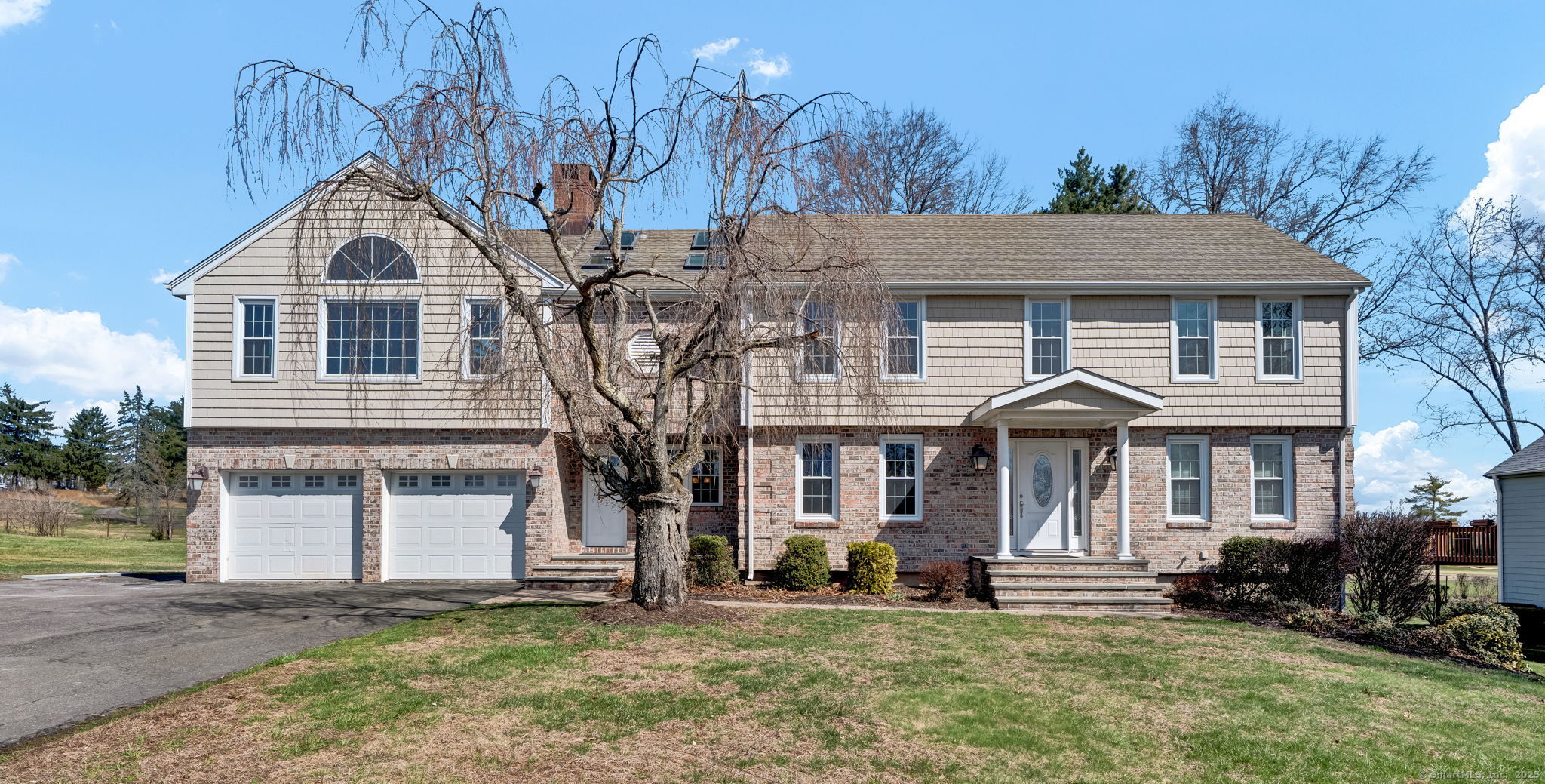 Fox Hill Road, Wethersfield, Connecticut - 4 Bedrooms  
4 Bathrooms  
8 Rooms - 