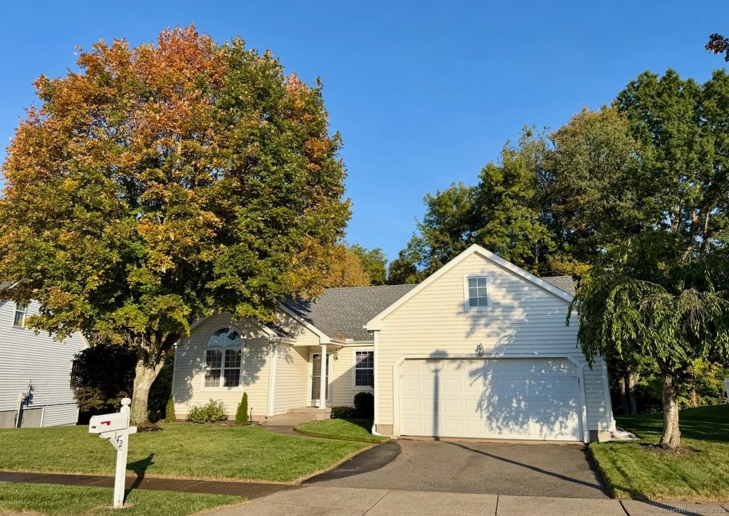Photo of 142 Greenview Terrace, Middletown, CT 06457 (MLS # 24134659)