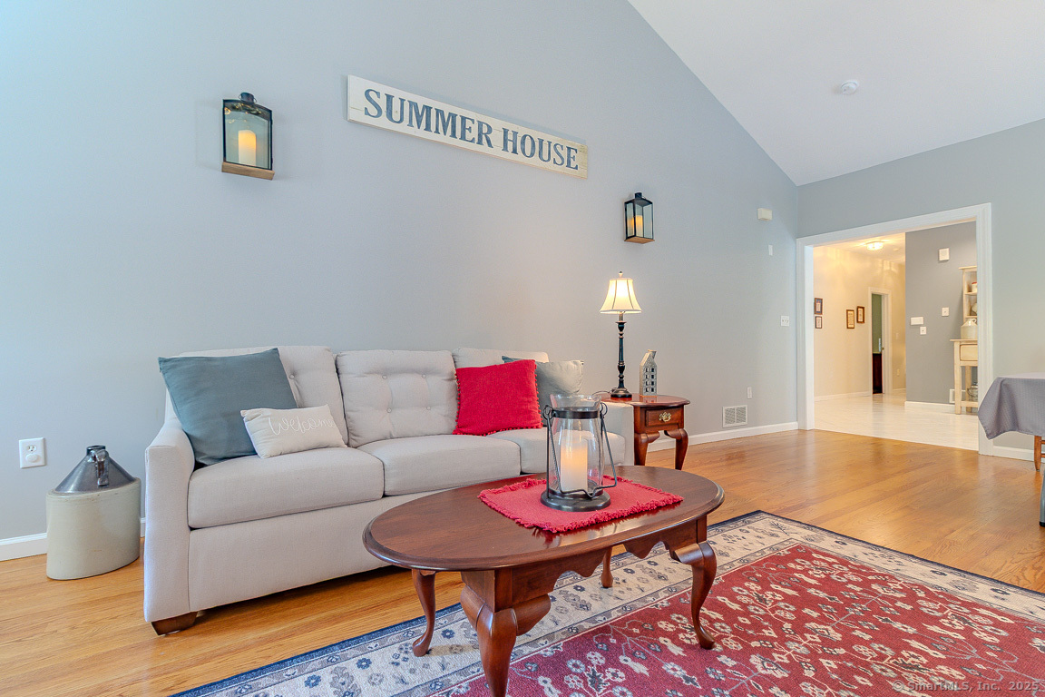 114 Hawthorne Drive 114