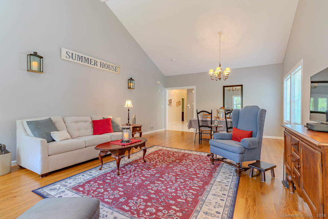 114 Hawthorne Drive 114