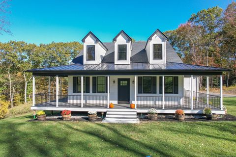 10 Country Garden Court Plymouth CT 06786