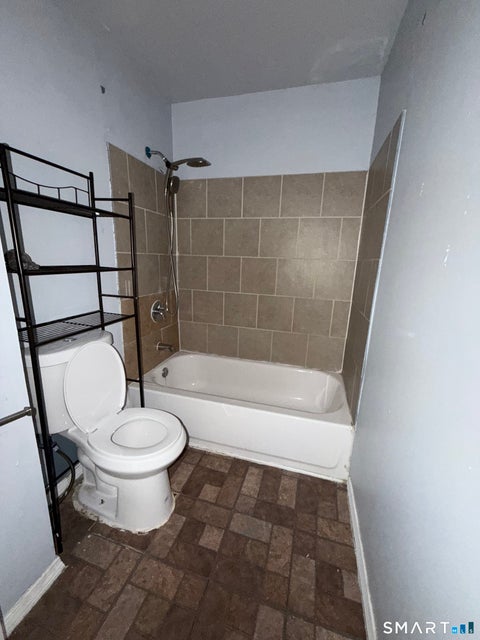 Multifamily For Rent - 69 Lounsbury Street<br/> Waterbury, CT 06706